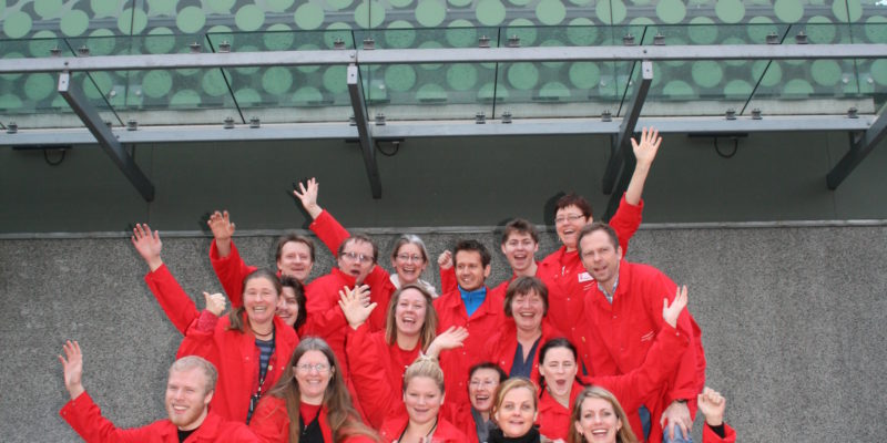 På Vitenfabrikken er det mange engasjerte medarbeidere. Her legger vi ut ledige stillinger fortløpende.