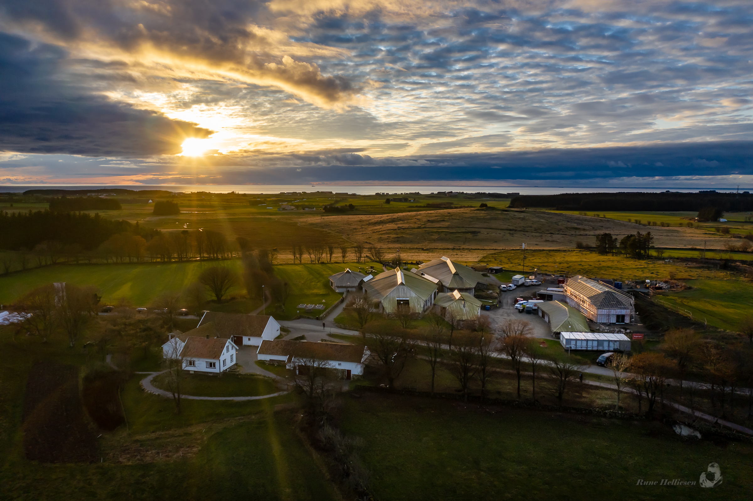 Vitengarden på Nærbø med alle bygningene.